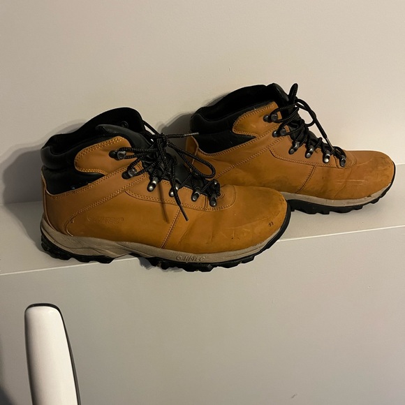 High Tech boots - Picture 3 of 4